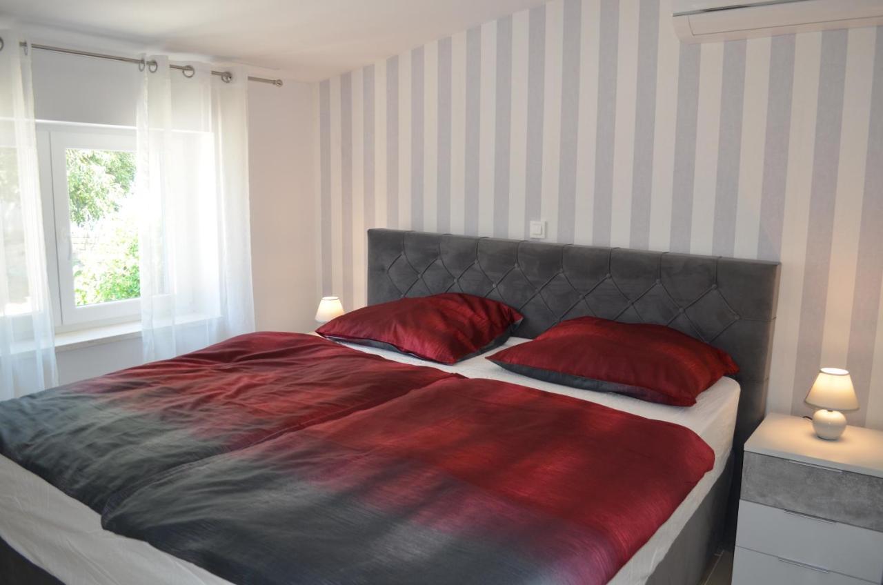 Apartments Korina Цриквеница Экстерьер фото